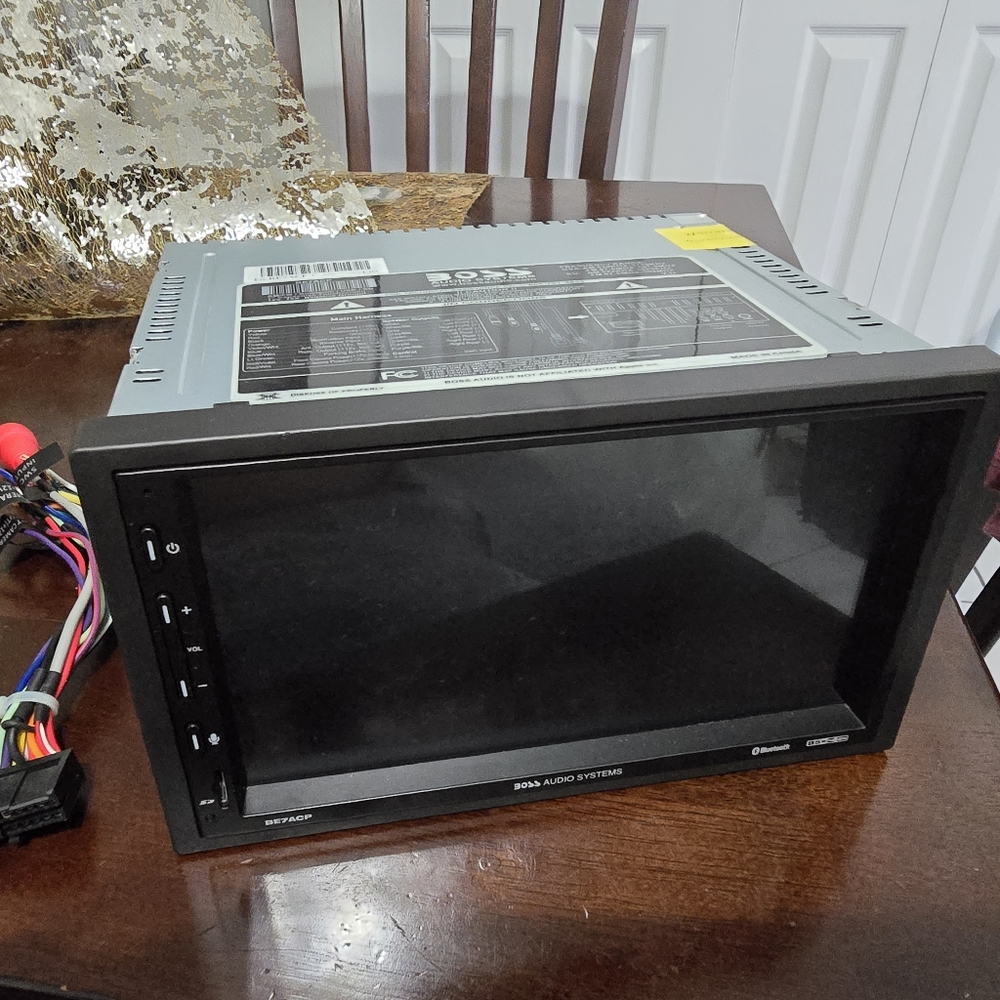 BOSS Audio Systems Elite Series CRBE7ACP,7 inch,no cd/DVD player.no original box